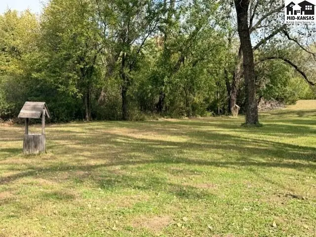 Photo of 7214 Valley Rd, Hutchinson, KS