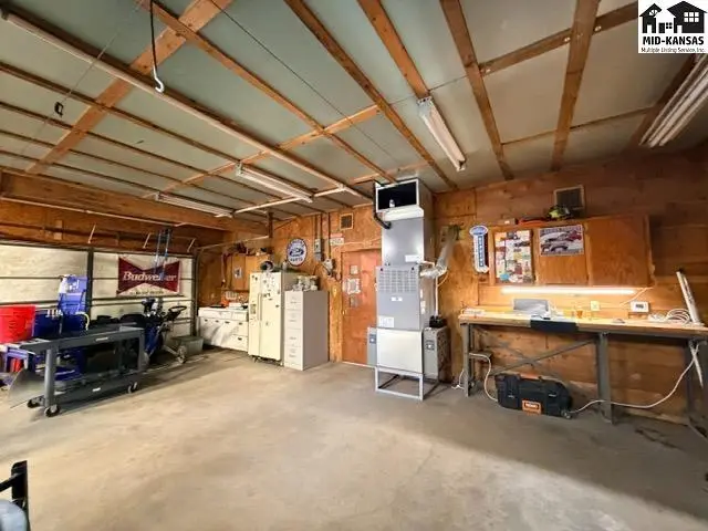 Photo of 7214 Valley Rd, Hutchinson, KS