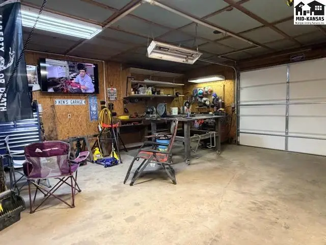 Photo of 7214 Valley Rd, Hutchinson, KS