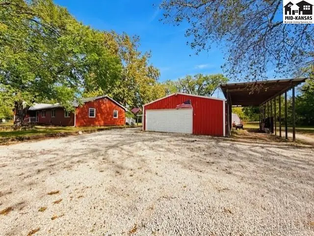 Photo of 7214 Valley Rd, Hutchinson, KS