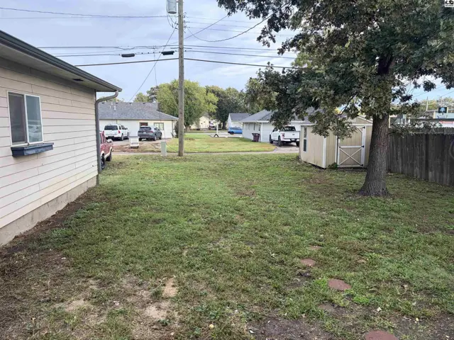 Photo of 818 N Maple St, McPherson, KS