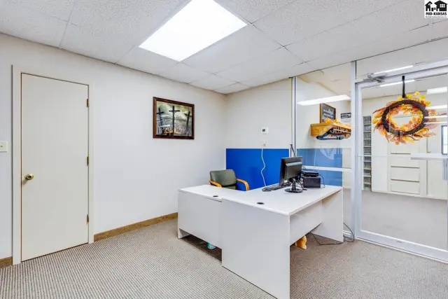 Photo of 328 E Ave B, Hutchinson, KS