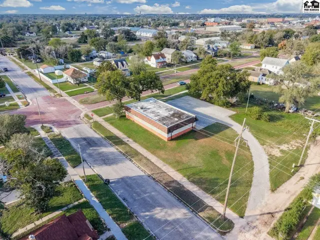 Photo of 328 E Ave B, Hutchinson, KS