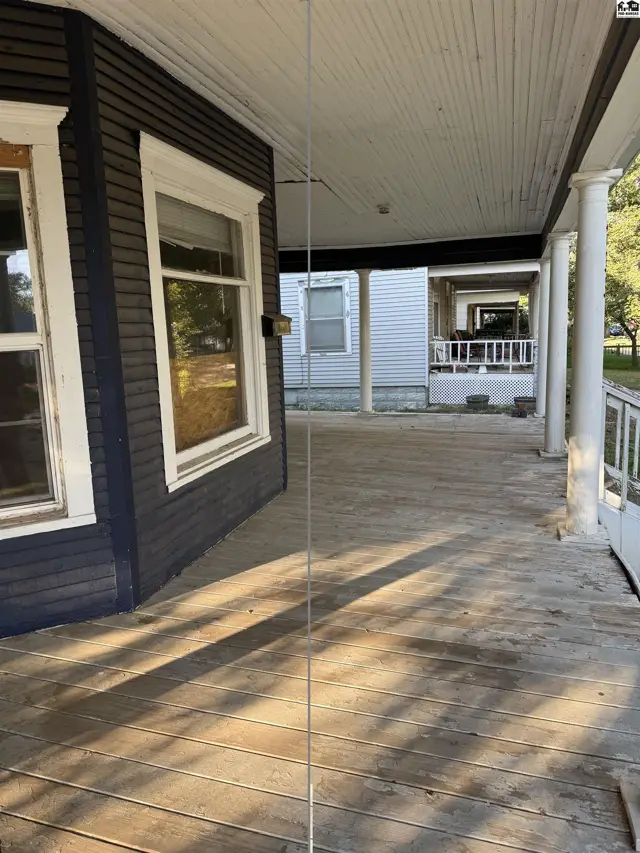 Photo of 733 E Sherman Ave, Hutchinson, KS