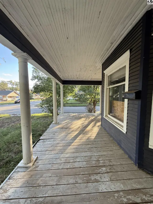 Photo of 733 E Sherman Ave, Hutchinson, KS