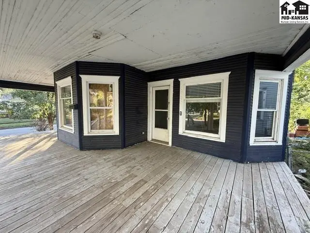 Photo of 733 E Sherman Ave, Hutchinson, KS