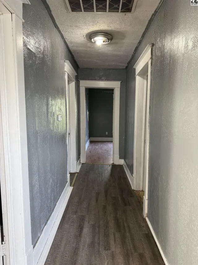 Photo of 733 E Sherman Ave, Hutchinson, KS
