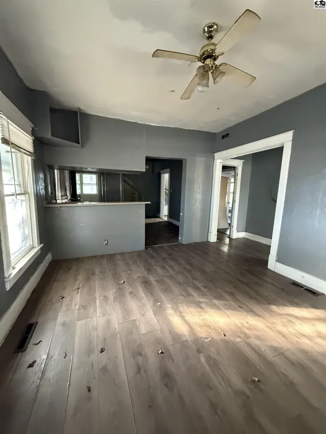 Photo of 733 E Sherman Ave, Hutchinson, KS