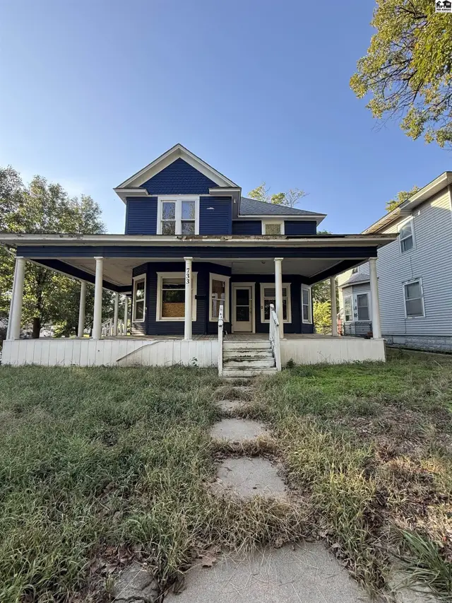 Photo of 733 E Sherman Ave, Hutchinson, KS