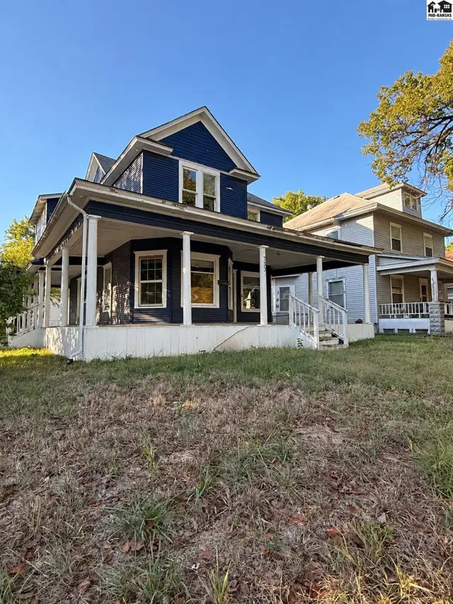 Photo of 733 E Sherman Ave, Hutchinson, KS