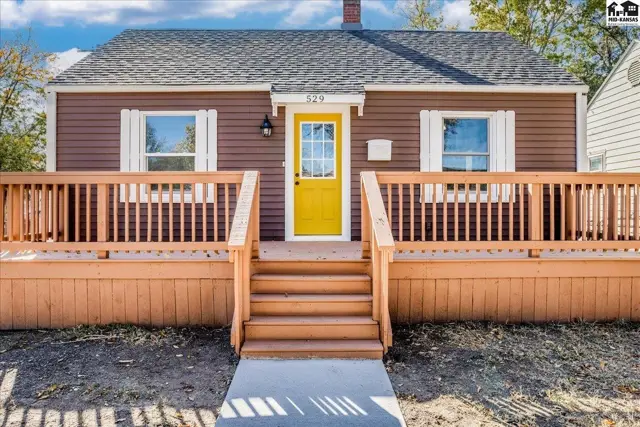 Photo of 529 E 10th Ave, Hutchinson, KS