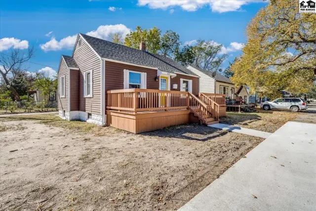 Photo of 529 E 10th Ave, Hutchinson, KS