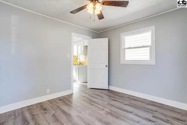 Photo of 529 E 10th Ave, Hutchinson, KS