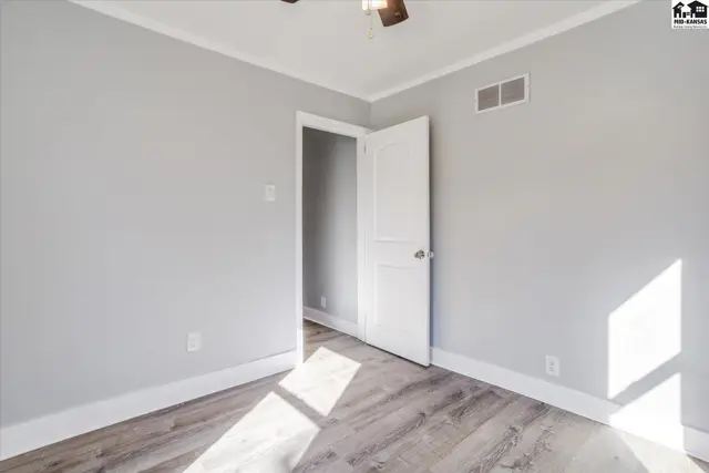 Photo of 529 E 10th Ave, Hutchinson, KS