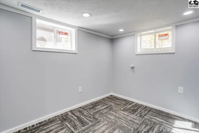 Photo of 529 E 10th Ave, Hutchinson, KS