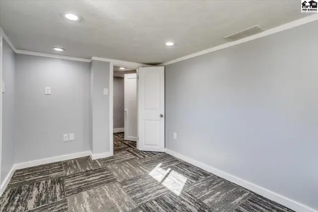 Photo of 529 E 10th Ave, Hutchinson, KS