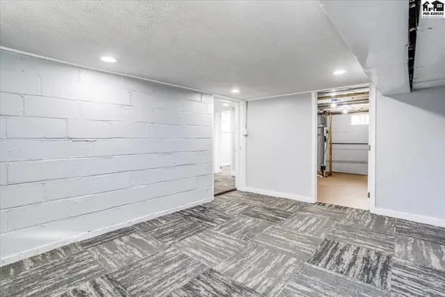Photo of 529 E 10th Ave, Hutchinson, KS