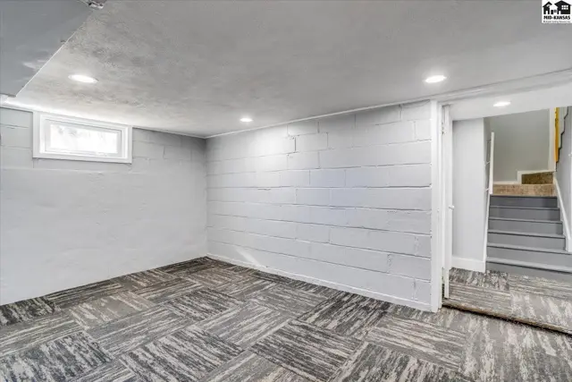Photo of 529 E 10th Ave, Hutchinson, KS