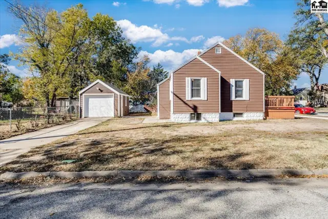 Photo of 529 E 10th Ave, Hutchinson, KS