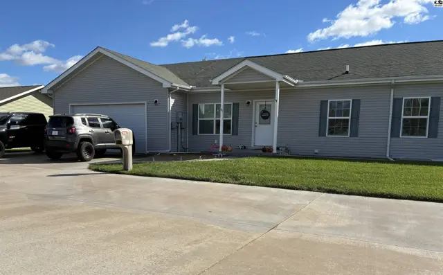 Photo of 43 - 45 E Des Moines Ave, South Hutchinson, KS