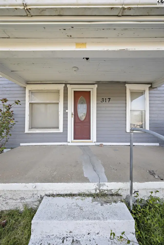 Photo of 317 Logan St., Hutchinson, KS