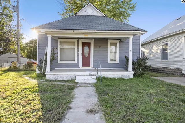 Photo of 317 Logan St., Hutchinson, KS