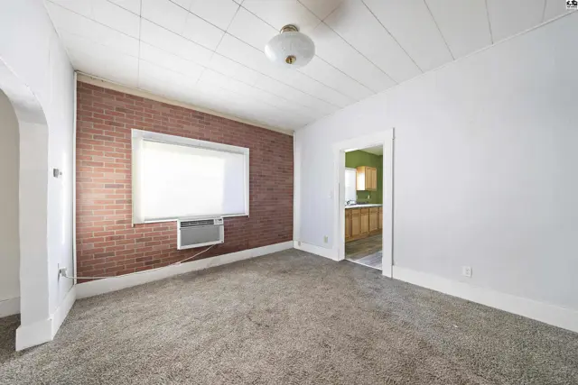 Photo of 317 Logan St., Hutchinson, KS