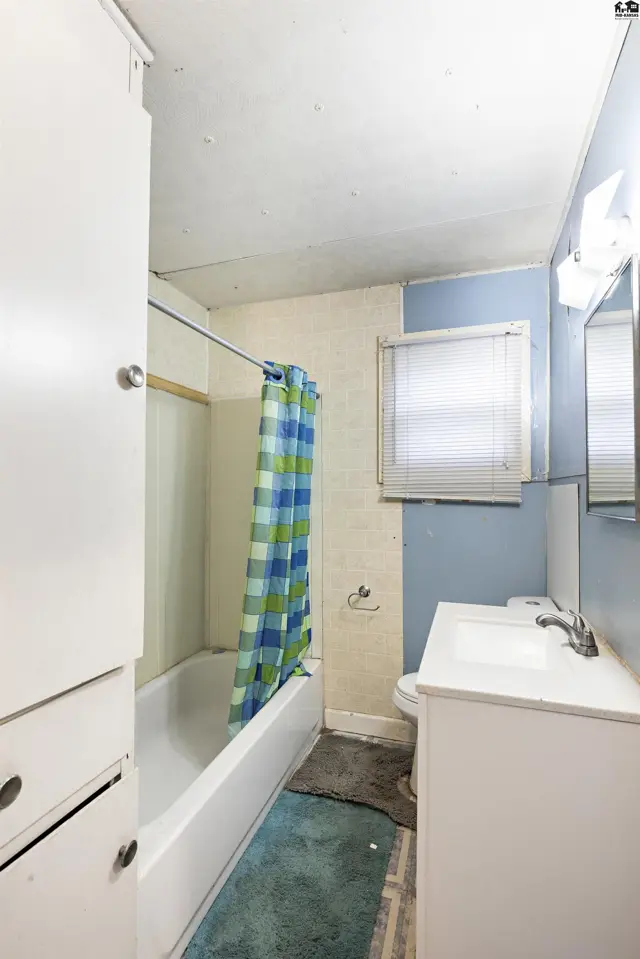 Photo of 317 Logan St., Hutchinson, KS