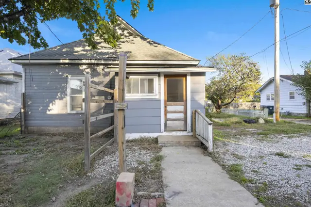 Photo of 317 Logan St., Hutchinson, KS