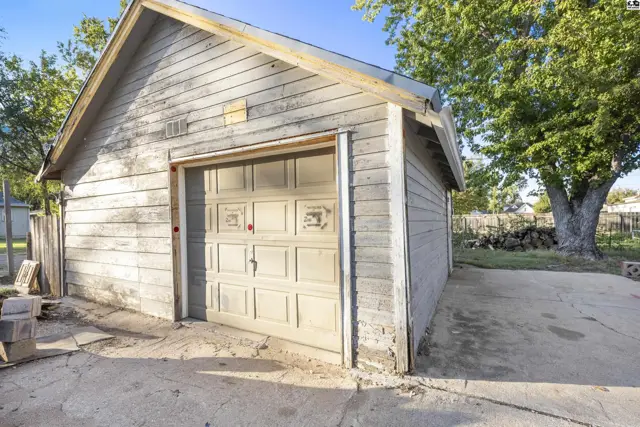 Photo of 317 Logan St., Hutchinson, KS