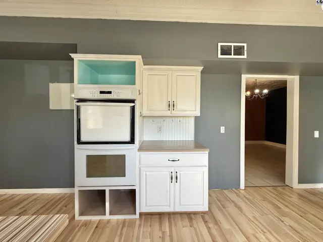 Photo of 2100 E 43rd Ave, Hutchinson, KS