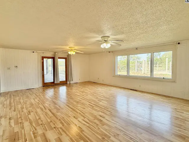 Photo of 2100 E 43rd Ave, Hutchinson, KS