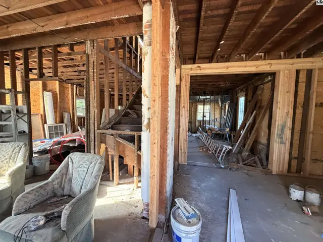 Photo of 300 W 9th Ave, Hutchinson, KS