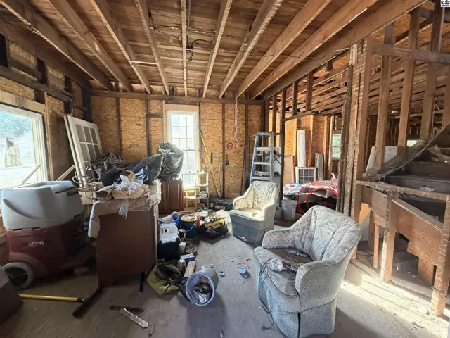 Photo of 300 W 9th Ave, Hutchinson, KS