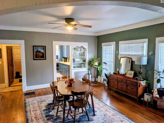 Photo of 423 E 11th Ave, Hutchinson, KS