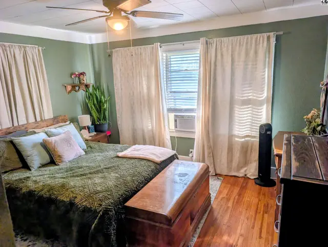 Photo of 423 E 11th Ave, Hutchinson, KS