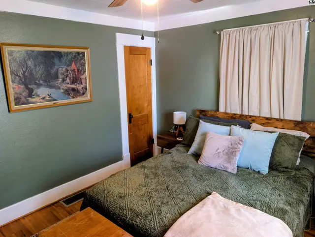 Photo of 423 E 11th Ave, Hutchinson, KS