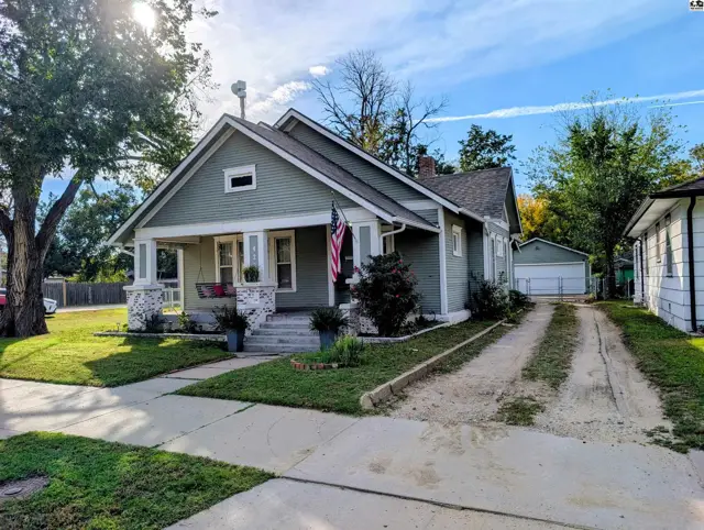 Photo of 423 E 11th Ave, Hutchinson, KS