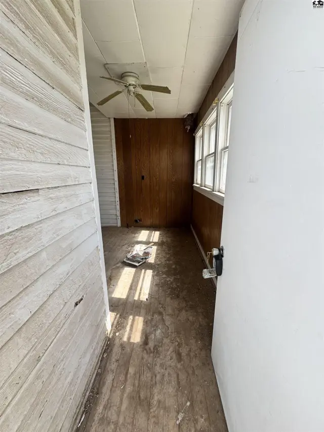Photo of 122 N Ford Ave, Bucklin, KS