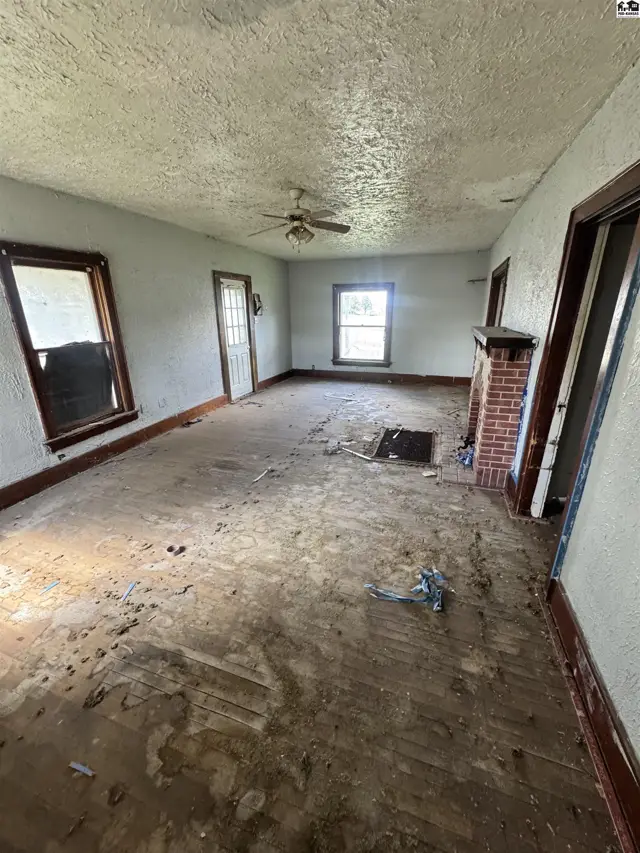 Photo of 122 N Ford Ave, Bucklin, KS