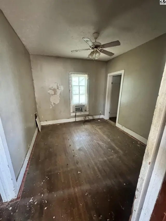 Photo of 122 N Ford Ave, Bucklin, KS
