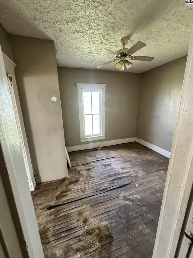 Photo of 122 N Ford Ave, Bucklin, KS