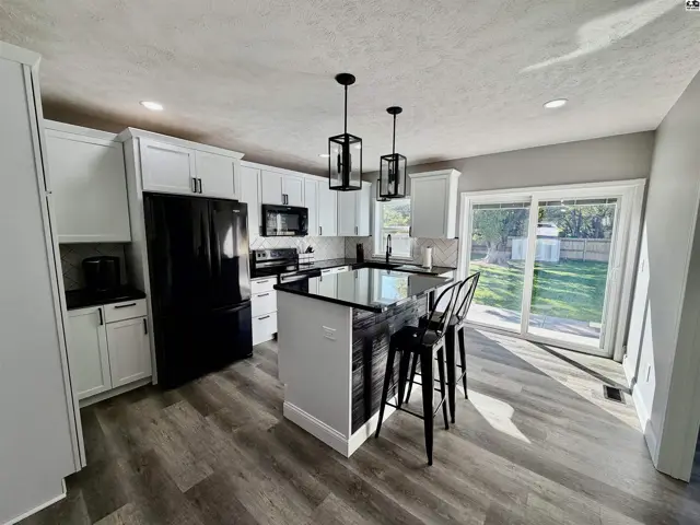Photo of 505 N West Ave, Lyons, KS