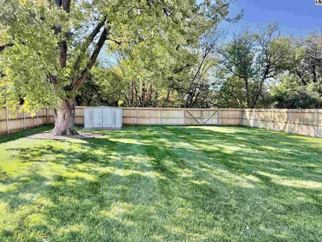 Photo of 505 N West Ave, Lyons, KS