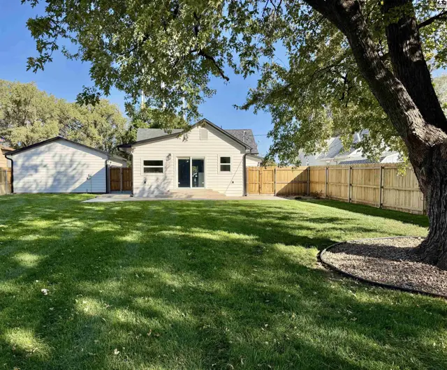 Photo of 505 N West Ave, Lyons, KS