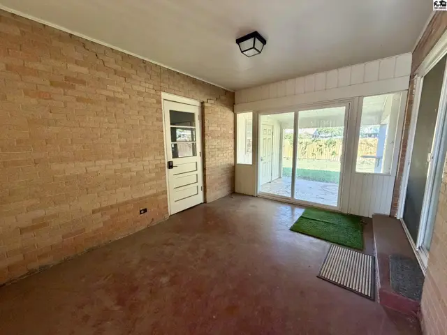 Photo of 302 W 28th Ave, Hutchinson, KS