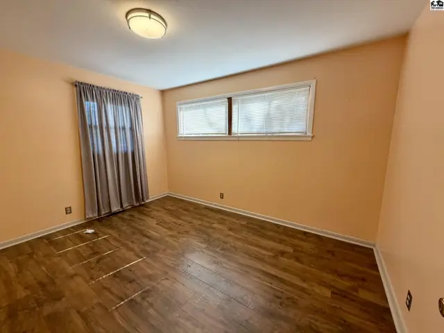 Photo of 302 W 28th Ave, Hutchinson, KS