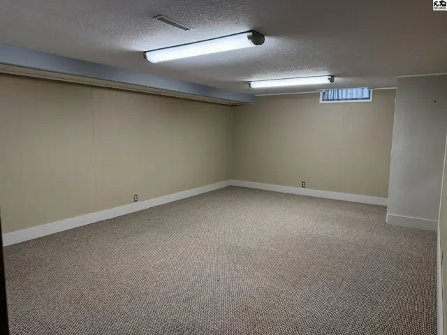 Photo of 302 W 28th Ave, Hutchinson, KS