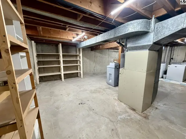 Photo of 302 W 28th Ave, Hutchinson, KS
