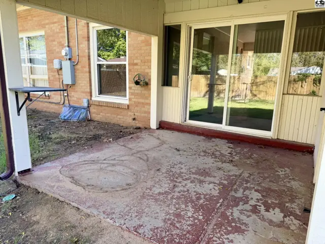 Photo of 302 W 28th Ave, Hutchinson, KS